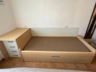 Dormitorio juvenil blanco y madera