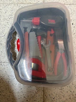 Caja de herramientas de juguete