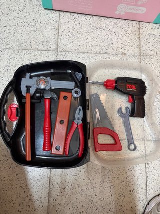 Caja de herramientas de juguete