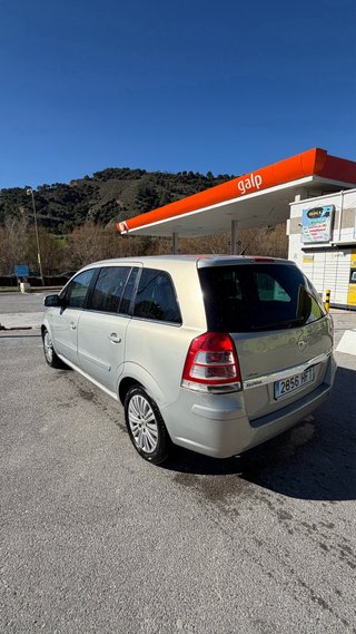 Opel Zafira 2011