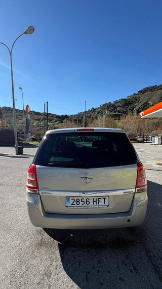 Opel Zafira 2011