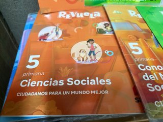 Libros de texto revuela primaria 5