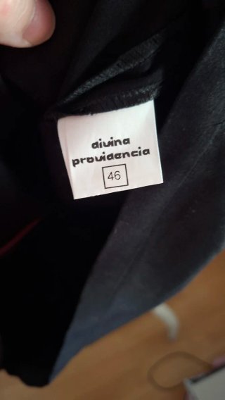 Vestido negro Divina Providencia