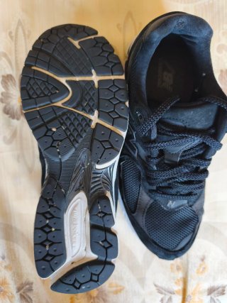 New Balance 2002R Talla 42.5