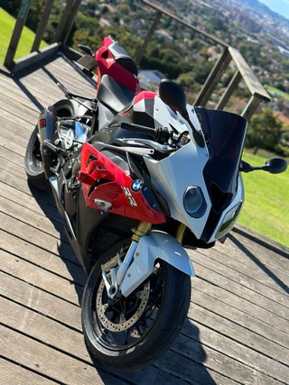 BMW S1000RR Roja y Blanca