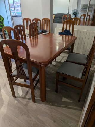Mesa de comedor de madera y 6 sillas incluidas