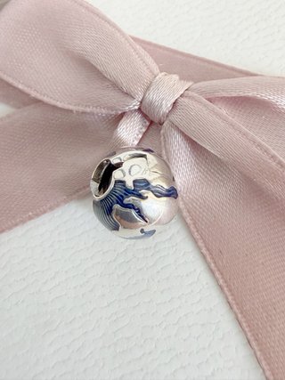 Pandora Charm Globo Azul y Plateado