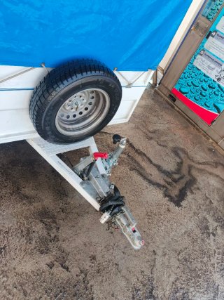 Remolque adaptado para motos con lona