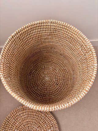 Cesta grande de paja con tapa