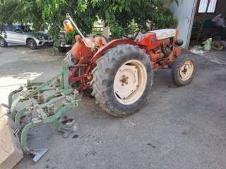Tractor Astoa H3000. Se incluyen aperos