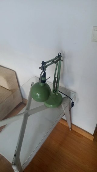 Lámpara de escritorio verde