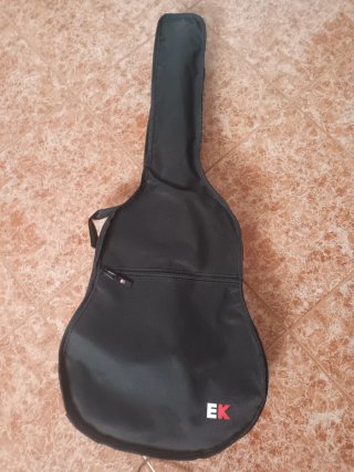 Guitarra Clásica Rocío R20N/ Incluye funda nueva