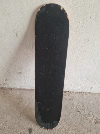 Skateboard Roces con disegno teschio e boombox