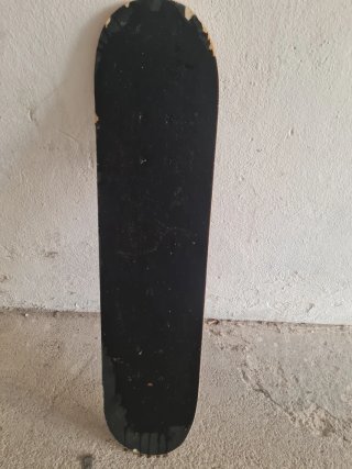Skateboard Roces con disegno teschio e boombox