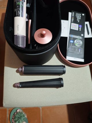 Moldeador Dyson Gris