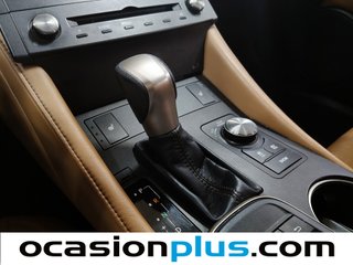 Lexus RC 300h Executive + TS 164 kW (223 CV)