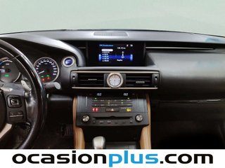 Lexus RC 300h Executive + TS 164 kW (223 CV)