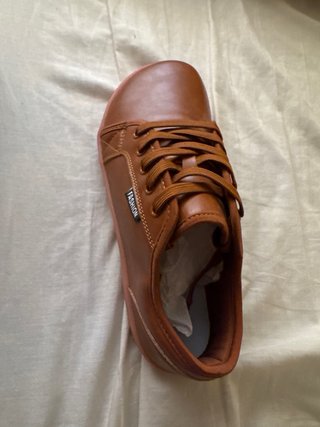 Zapatos minimalistas marrones