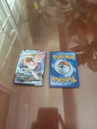 Lote Pokémon Mew VMAX + Gyarados VMAX