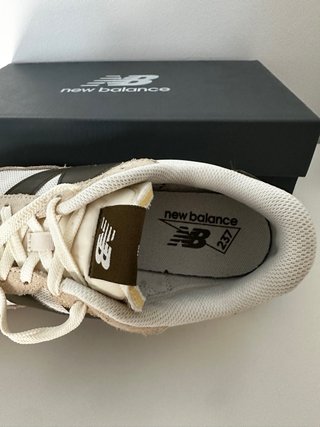 New Balance 237 Beige/Verde Oliva modelo MS237WM