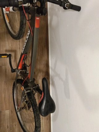 Bicicleta Rockrider Roja y Negra Montaña