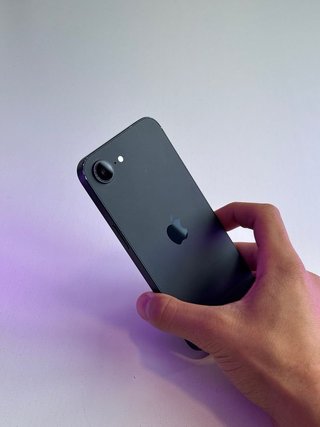 iPhone 16e | 100%