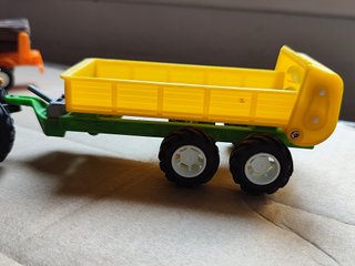 Tractor a fricción con remolque