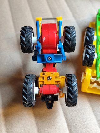 Tractor a fricción con remolque