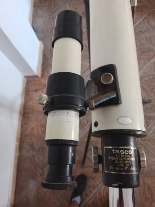 Telescopio con trípode
