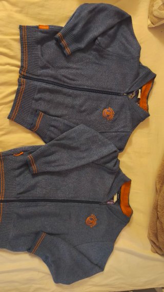 Chaqueta escolar Pías Talla 6 Cada una 12€