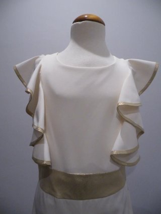 Mono niña blanco/dorado  USADO 1 SOLA VEZ talla 12