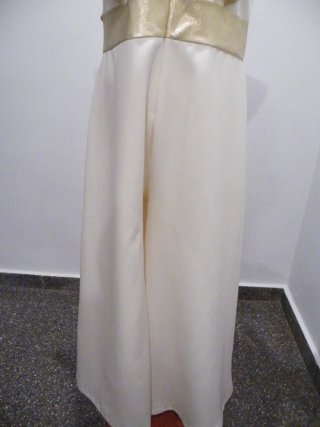 Mono niña blanco/dorado  USADO 1 SOLA VEZ talla 12