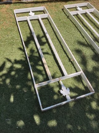 2 Rejas de ventana metálicas