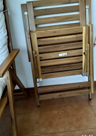 Silla de madera para terraza o jardín
