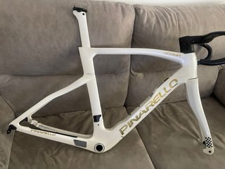 Pinarello Dogma Blanco y Dorado