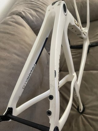 Pinarello Dogma Blanco y Dorado