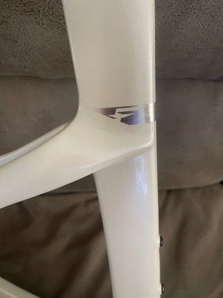 Pinarello Dogma Blanco y Dorado