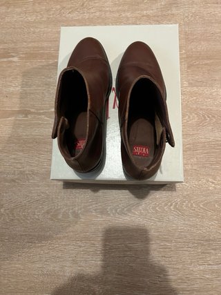 Botines Vialis 38 marrones con cremallera