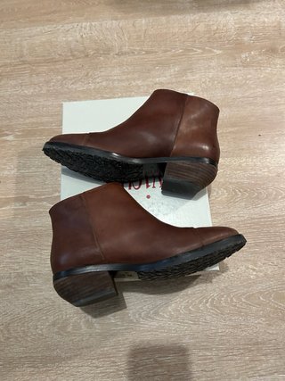 Botines Vialis 38 marrones con cremallera