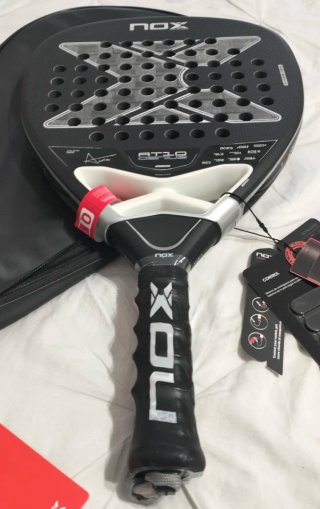 Nox AT10 Genius Attack 18K Padel Racket A ESTRENAR