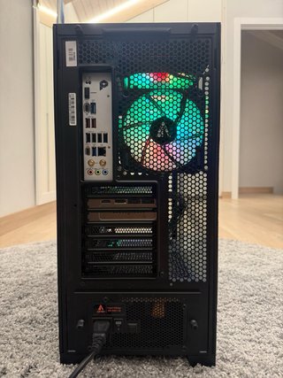 PC Gaming Ryzen 7 9800X3D / RTX 5070 Ti