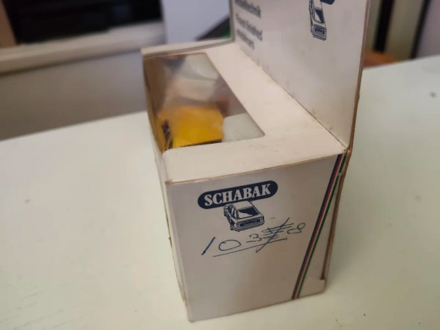 Schabak 1:43 VW Corrado G60 Amarillo