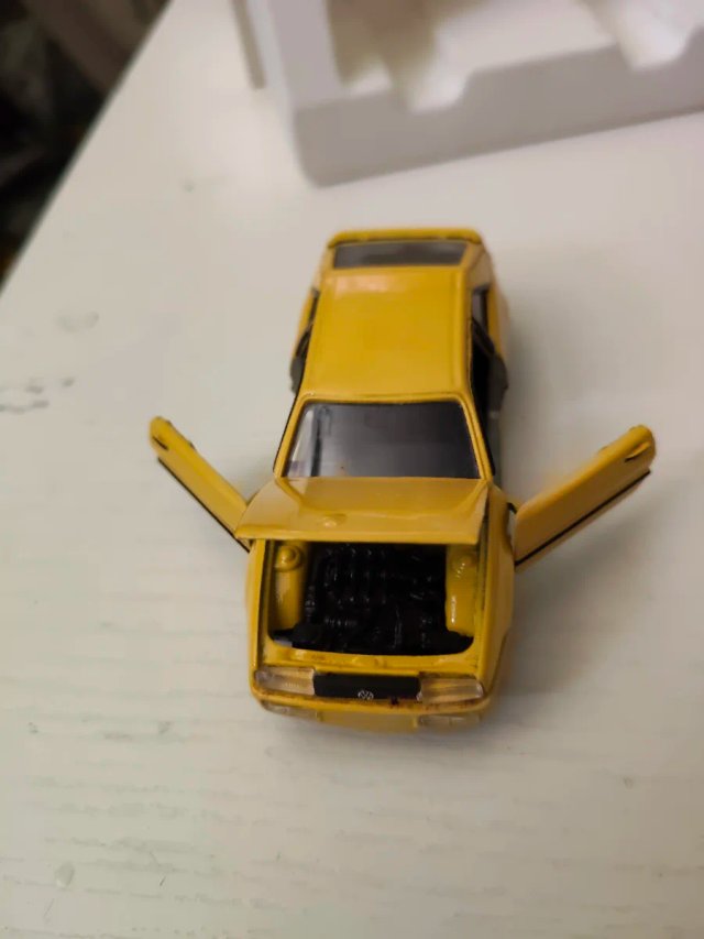 Schabak 1:43 VW Corrado G60 Amarillo