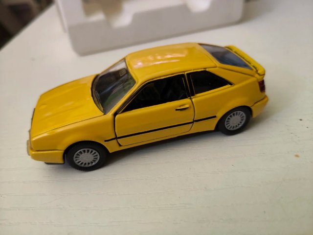 Schabak 1:43 VW Corrado G60 Amarillo