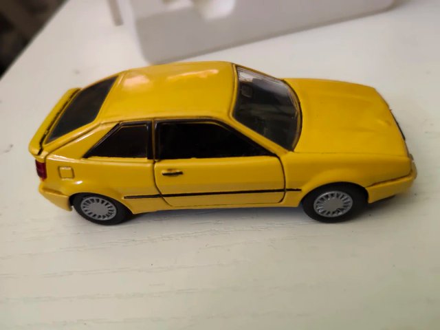 Schabak 1:43 VW Corrado G60 Amarillo