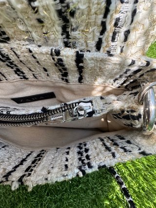 Bolso Zara flecos beige y negro