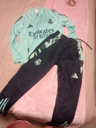 Chándal Real Madrid talla 14