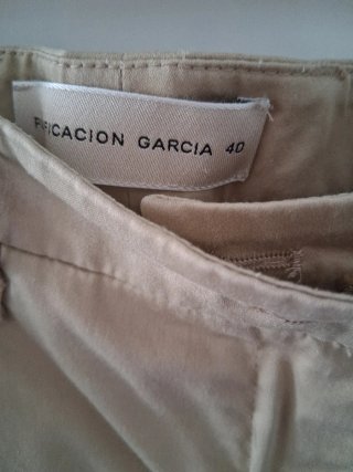 Pantalón beige algodon. Ancho bajo camal, 16cm