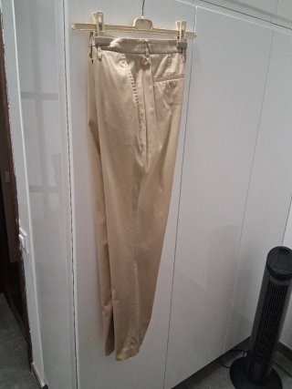 Pantalón beige algodon. Ancho bajo camal, 16cm