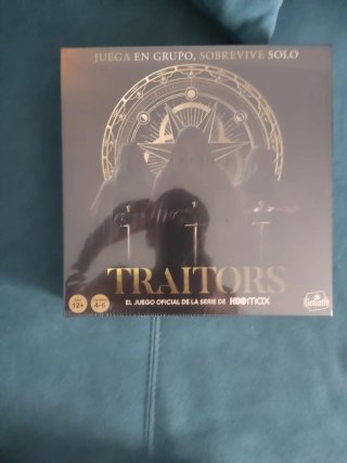 Juego de mesa Traitors sin abrir